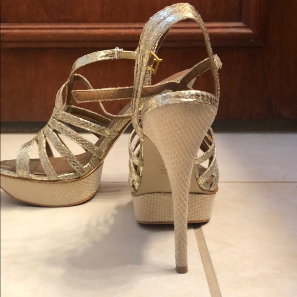 Gold platform heels - Picture 4 of 5